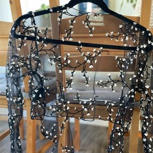 UO Long Sleeve Black Mesh & White Floral Embroidery Tie Crop Top - XS